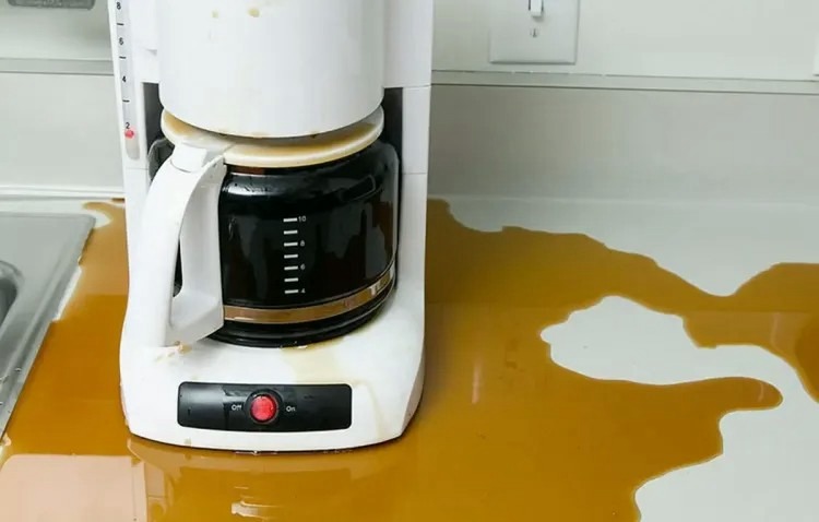 بررسی کامل دلیل نشتی اسپرسوساز نوا و راه‌حل‌های آن